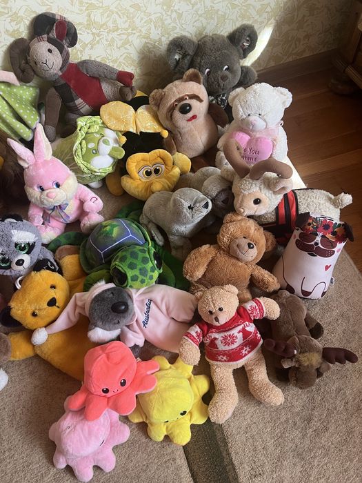 Мʼякі іграшки по 30