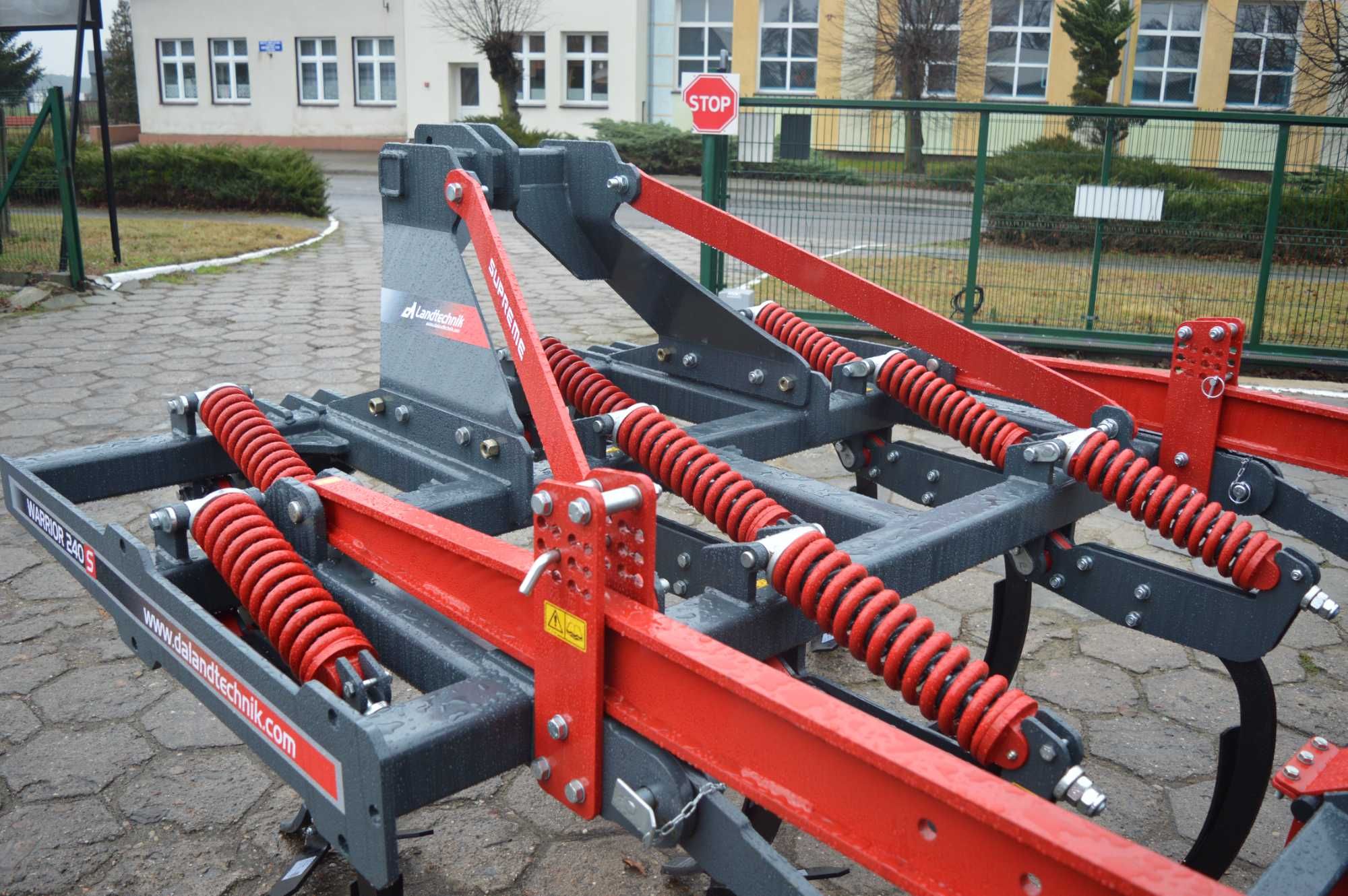 Agregat bezorkowy trzy belkowy Warrior 240 S firmy DA Landtechnik