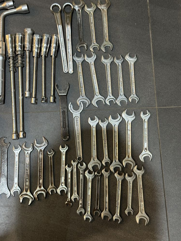 Stary klucz do regulacji zaworów Mercedes Benz
