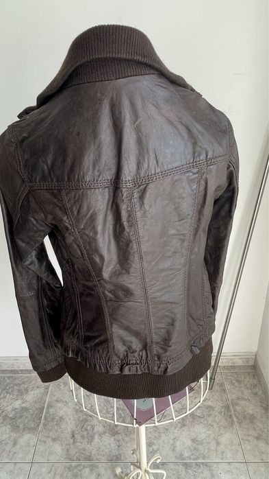Blusão tipo pele castanho