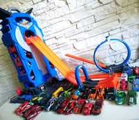 Hot Wheels Mega Garaż samochodziki resoraki