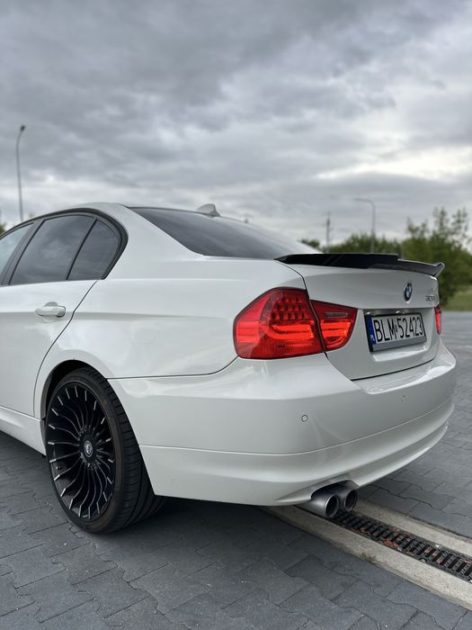 BMW seria 3 e90 200KM ZADBANA