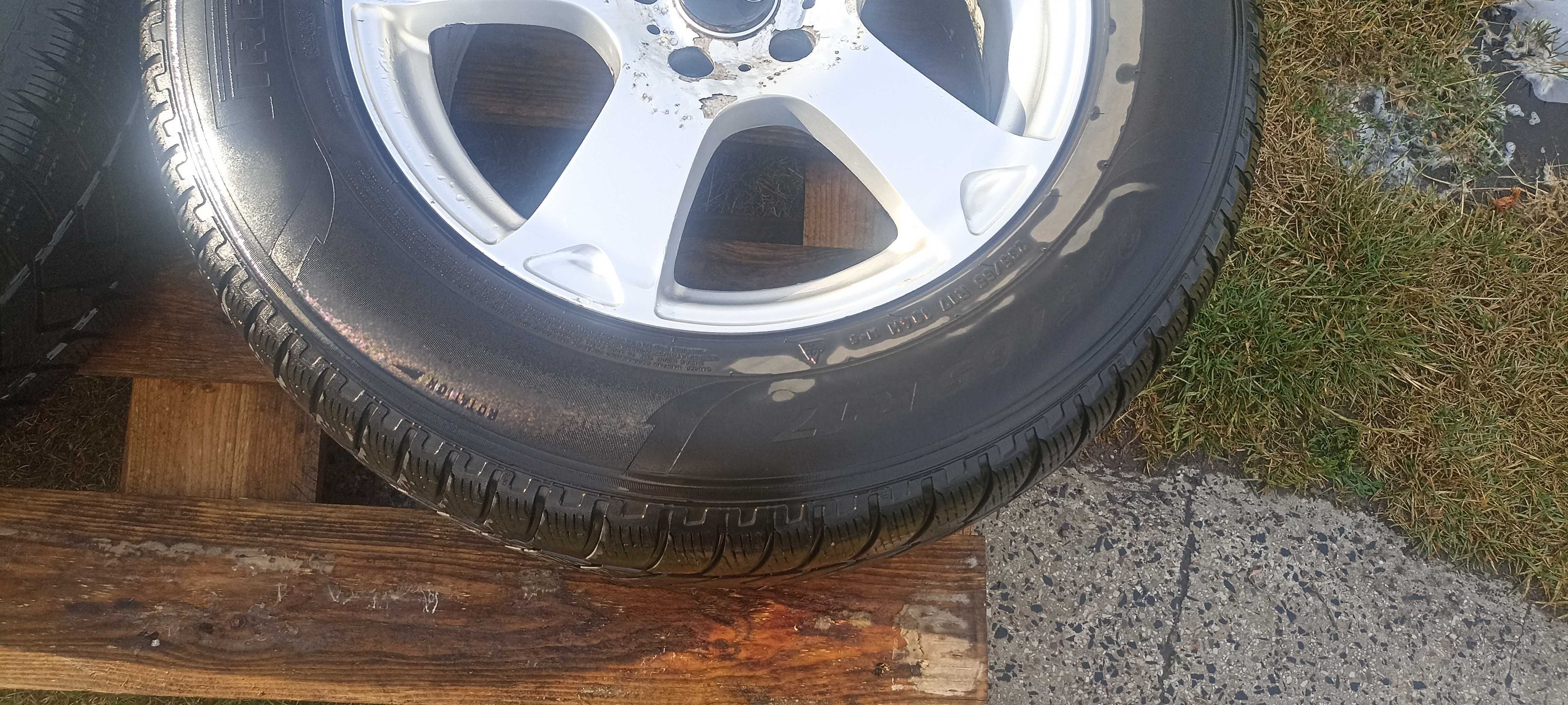 Komplet kół audi A4 A6 Q3 Q5 Pirelli aluminiowe 235/65/17