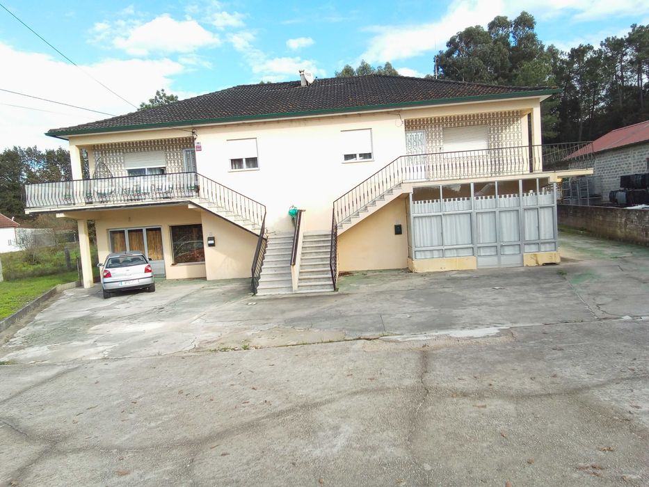 Casas germinadas junta à N13