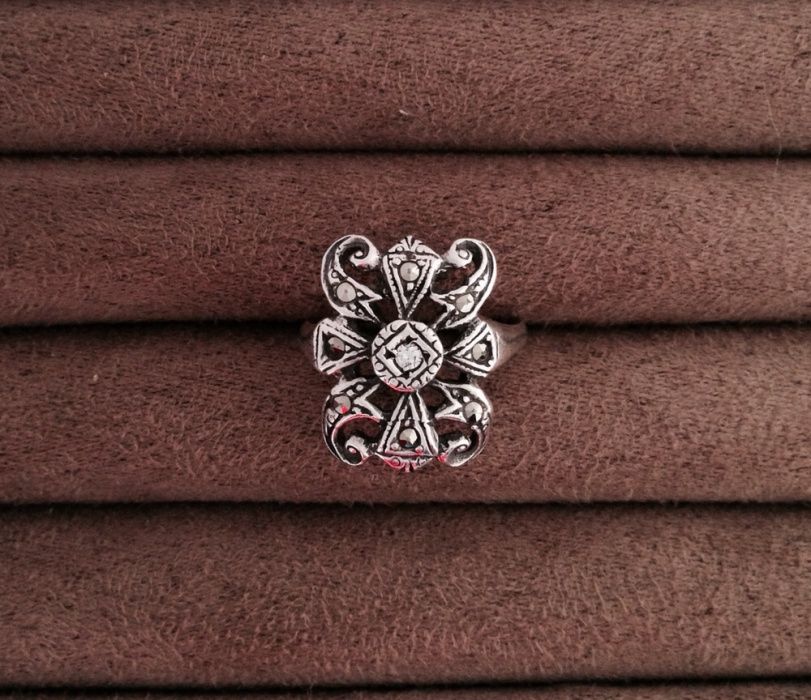 Anel em prata e marcacites