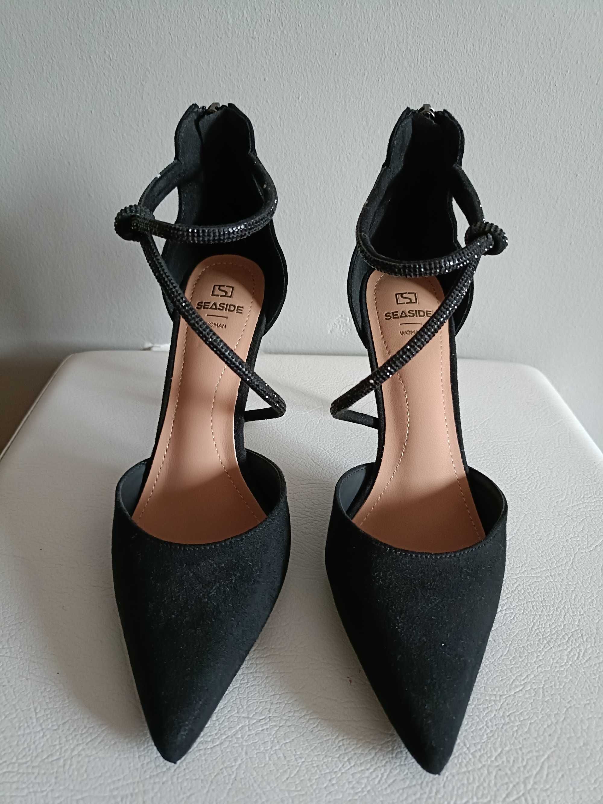 Sapatos salto alto