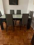 Mesa e cadeiras de sala de jantar