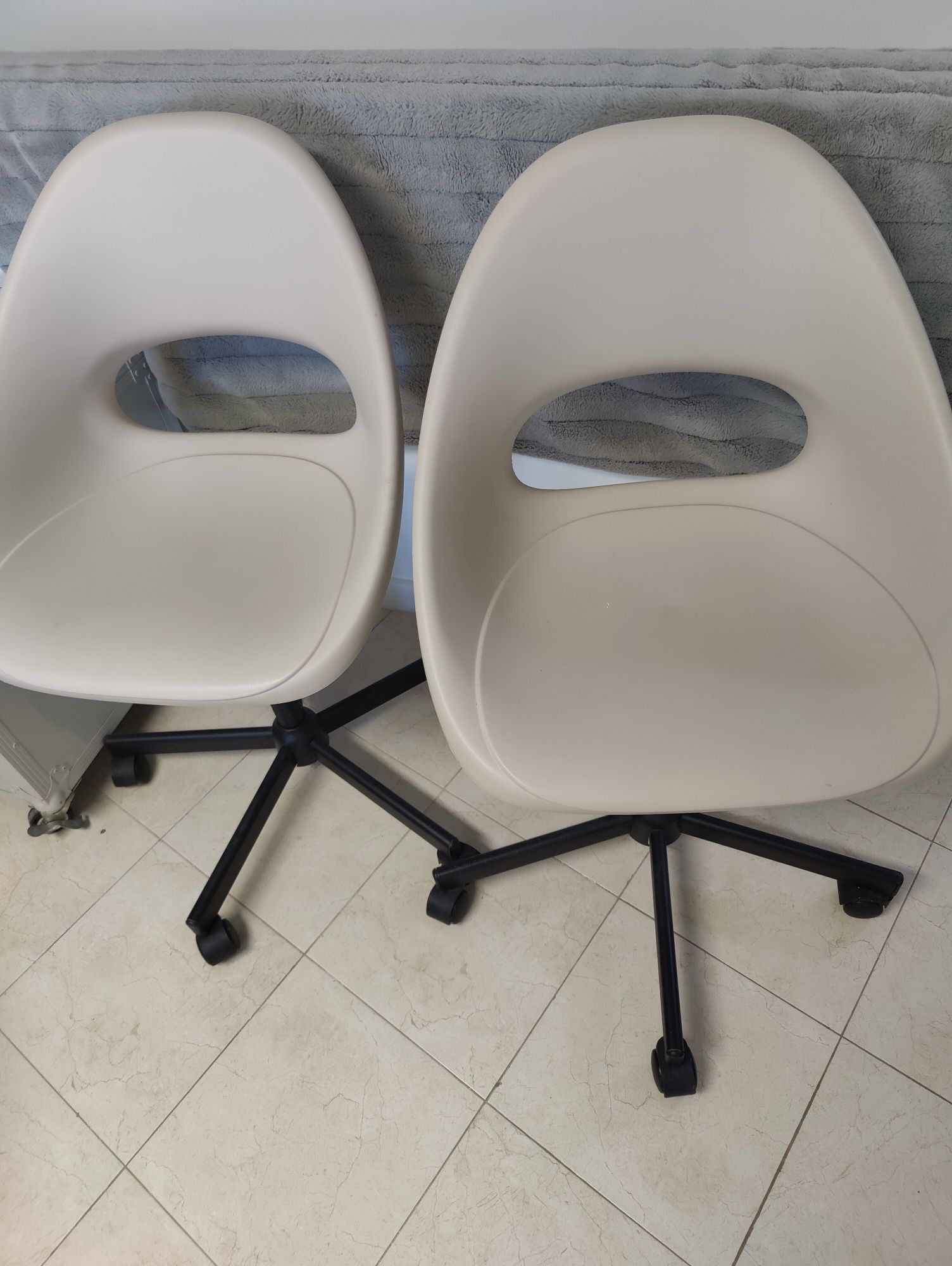 Cadeiras Ikea com rodas