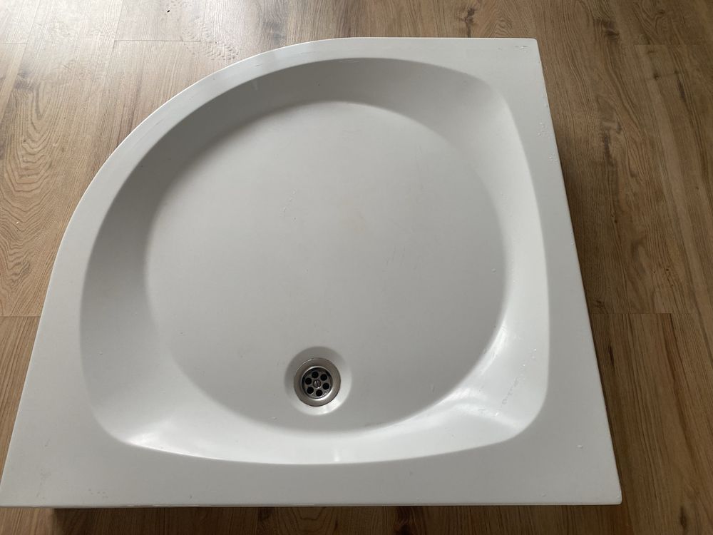 Brodzik kabiny prysznicowej półokrągły 80x80x16 z odpływem