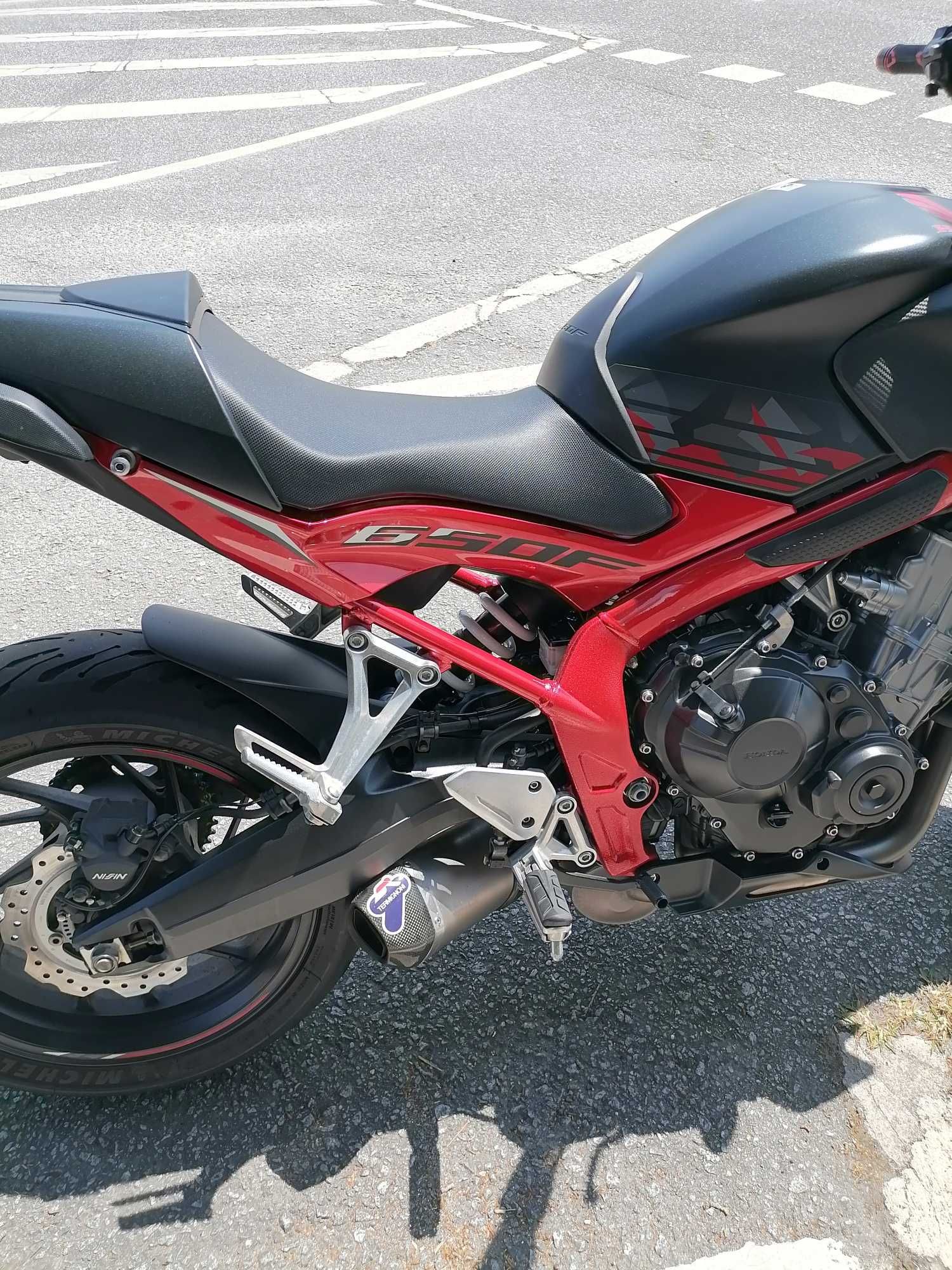 Honda CB 650 F ( extras no valor de 2000€)