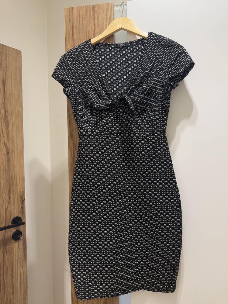 Sukienka GUESS czarna