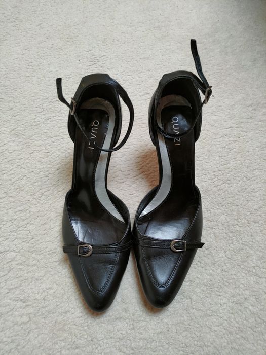 Quazi czarne szpilki skóra naturalna zapinane wokół kostki rozmiar 38