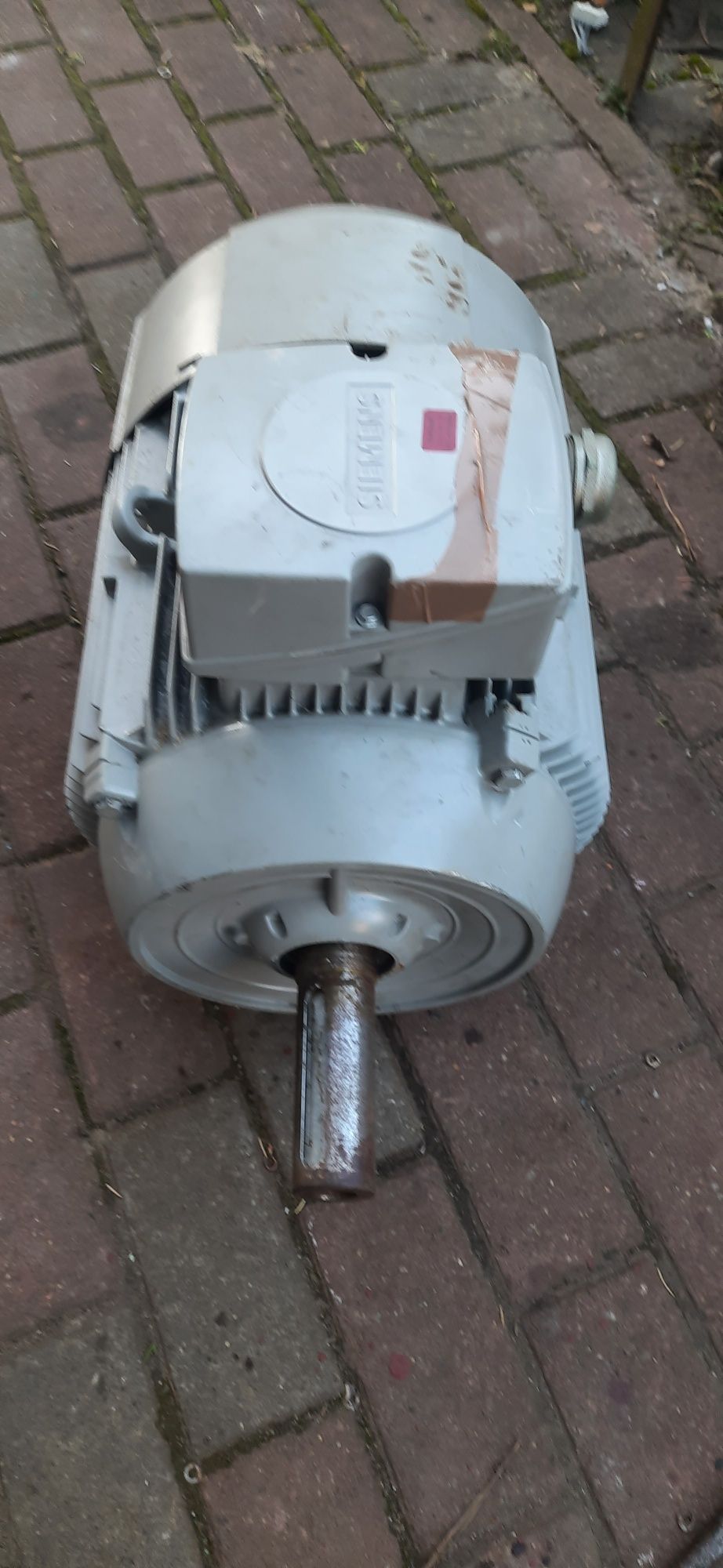 Silnik elektryczny 11 kw 2800 obr.