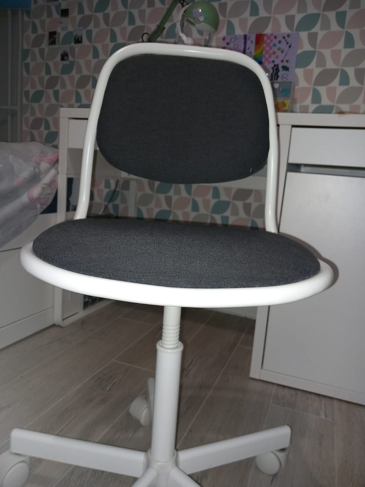 Krzesło do biurka dla dziecka IKEA