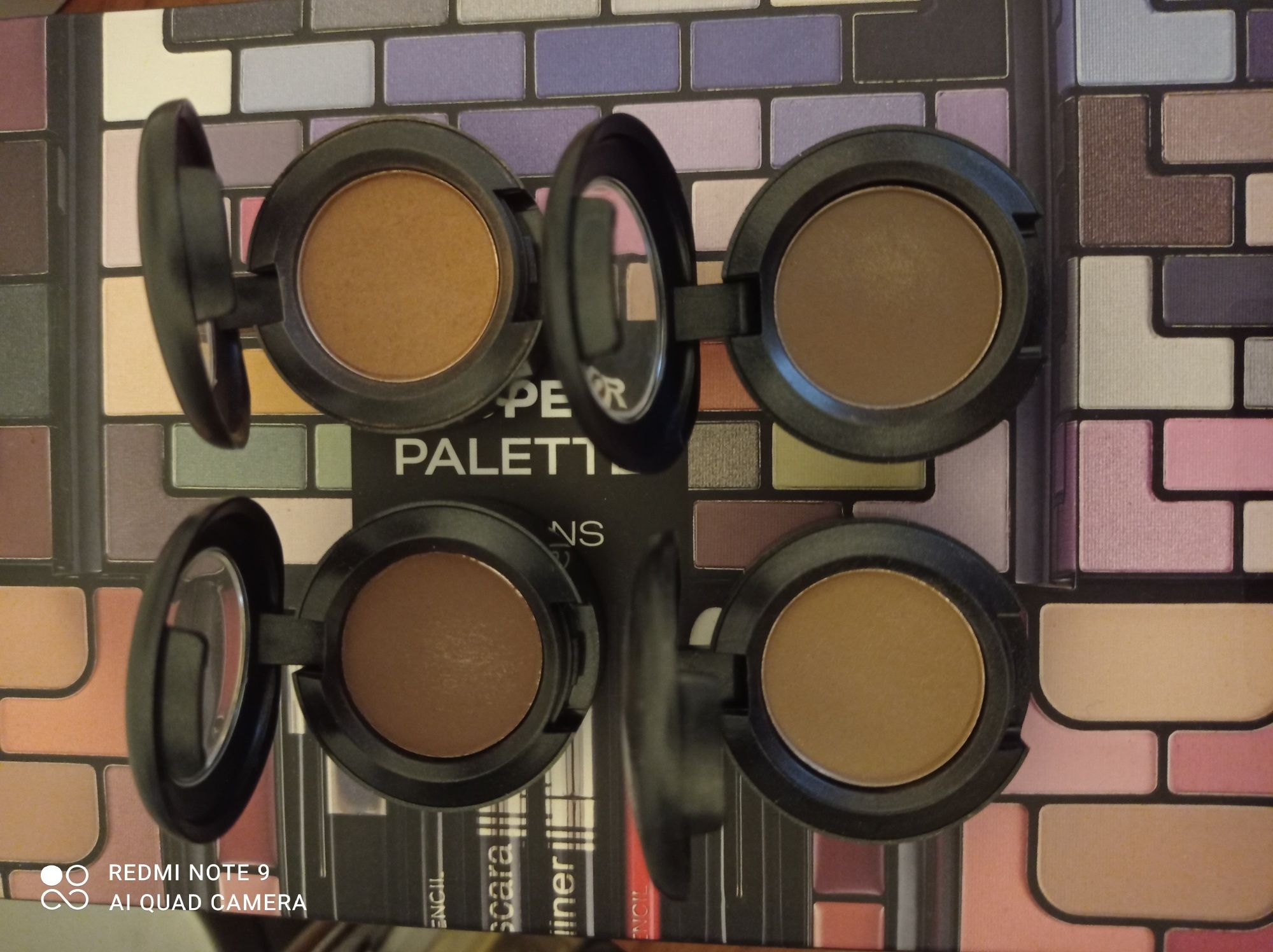 Sombras de olhos da MAC.