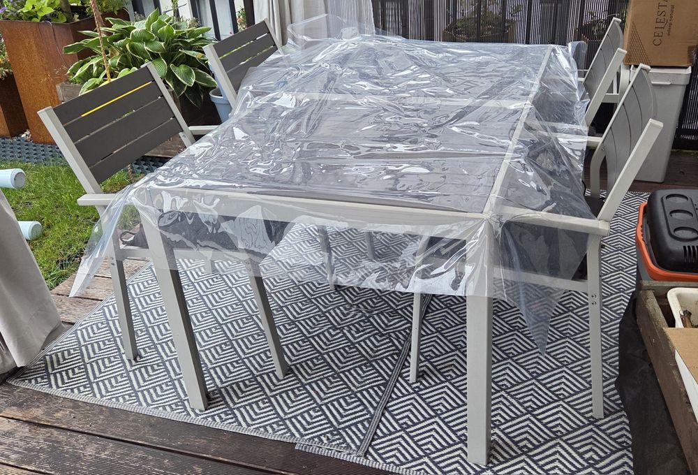 Stół + 4 krzesła + ławka + poduszki zestaw Sjalland