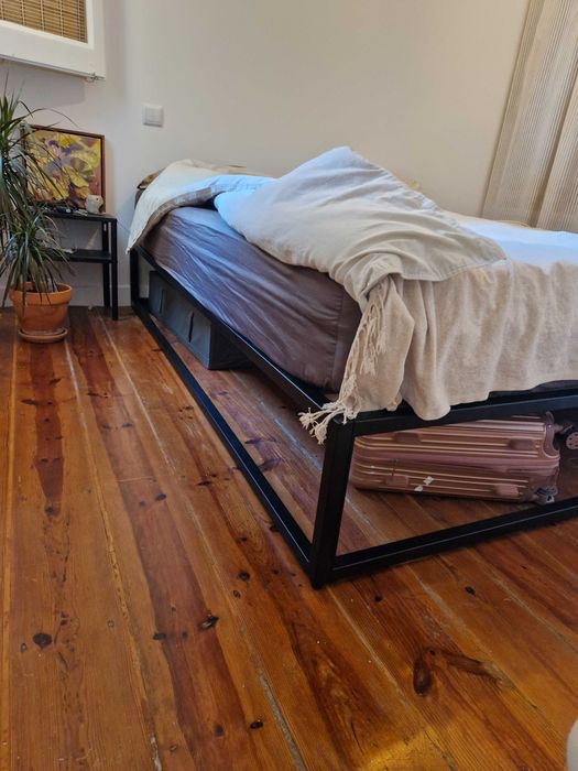 Cama de metal NEPTUN (Westwing) 180x200 — 3 meses de uso