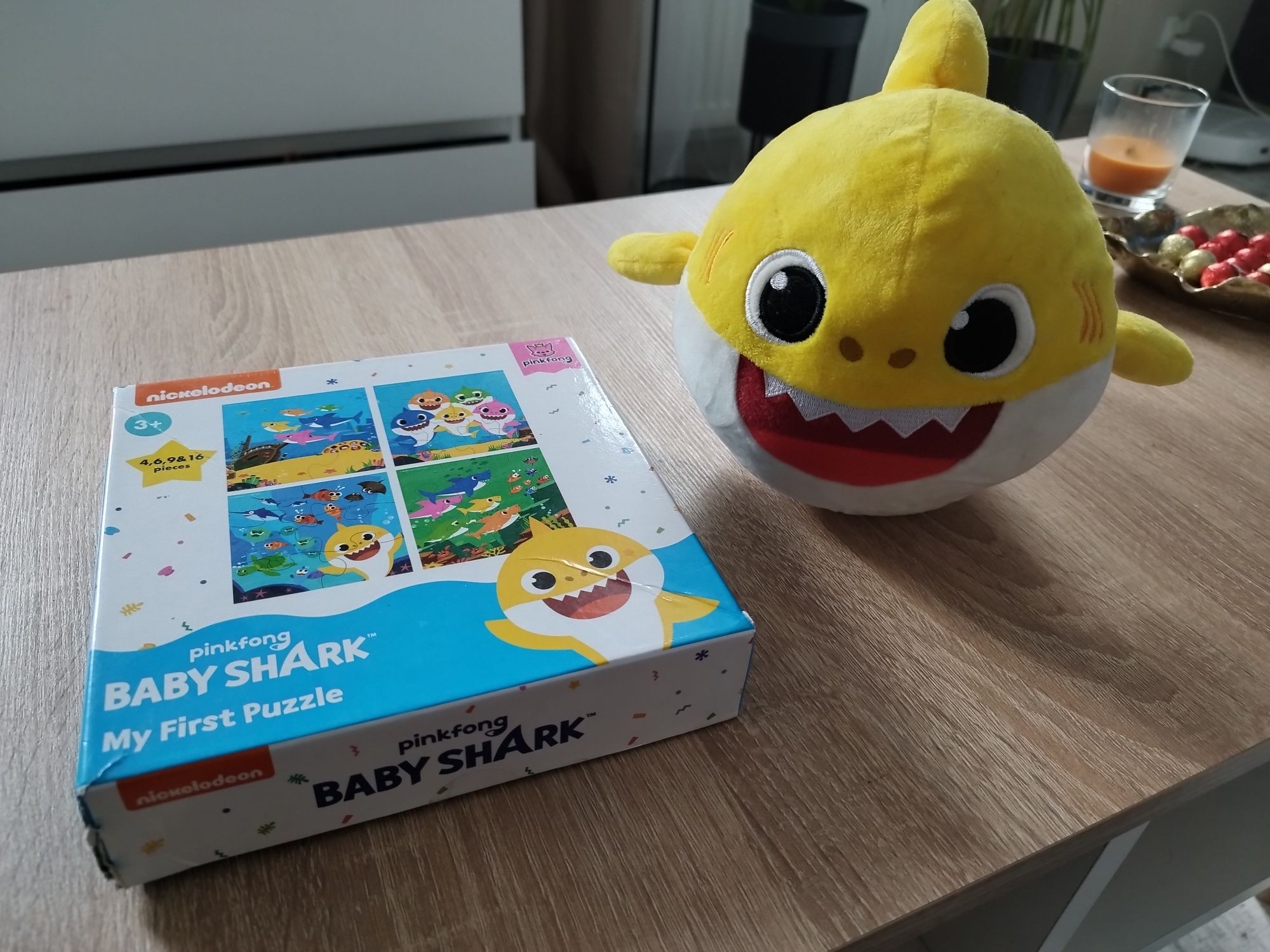 Interaktywna maskotka Baby Shark + puzzle