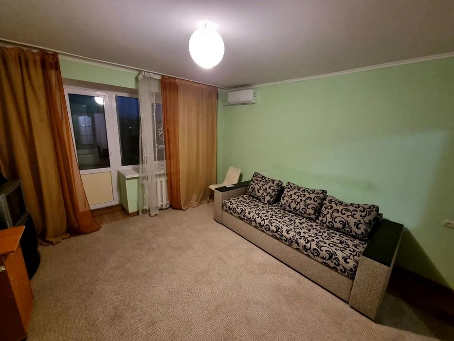 Оренда метро Лісова і Чернігівська вул Шолом Алейхема 10-А