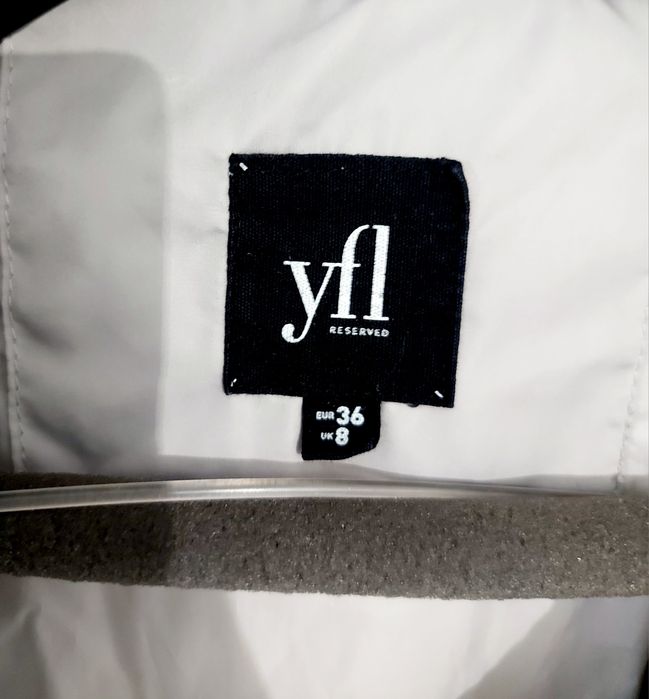 Modna ocieplana pikowana kurtka puffer roz 36 S z kapturem Reserved