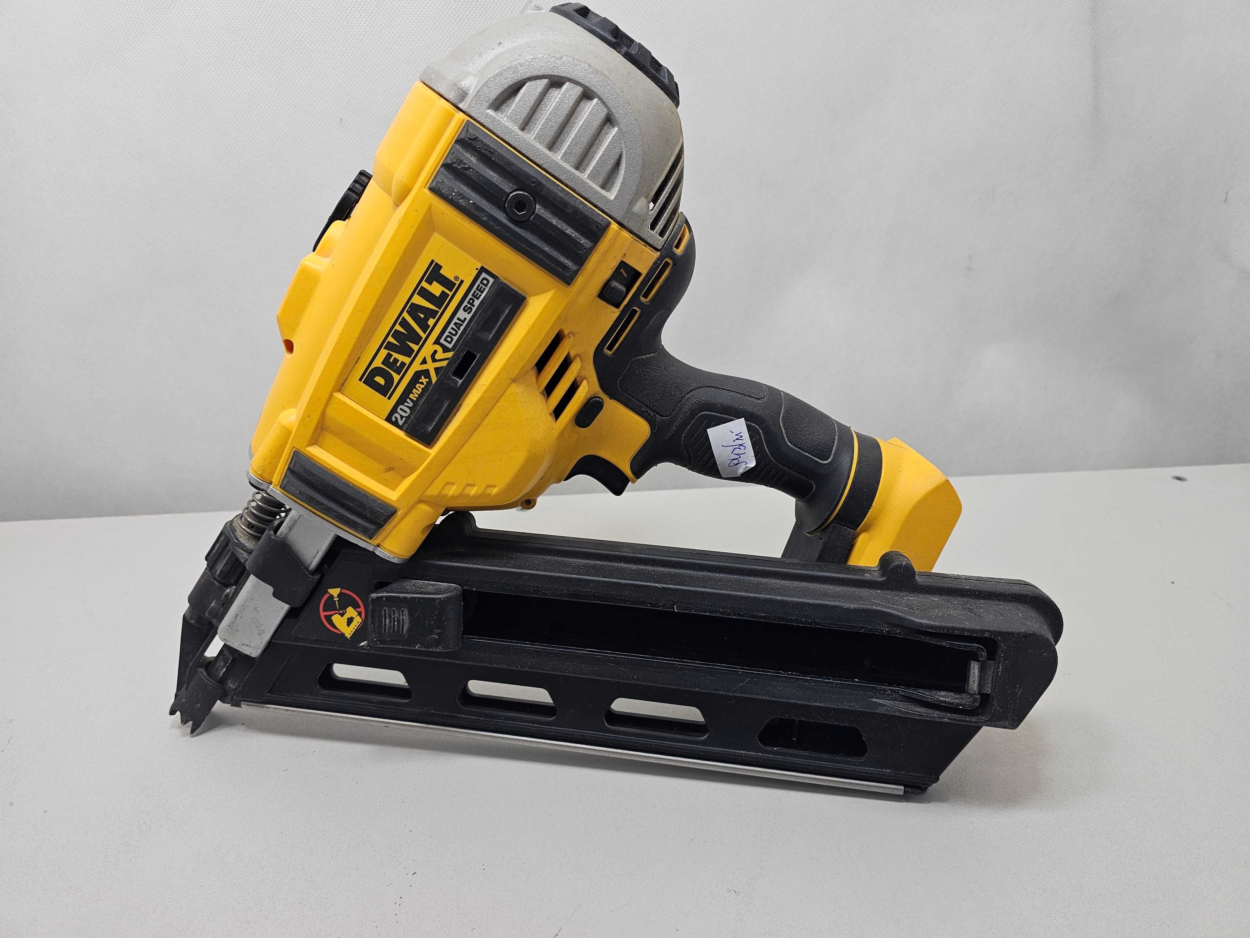 Gwoździarka Akumulatorowa DeWalt DCN692 * Komis Madej Gorlice