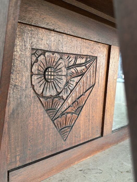 Móvel/cristaleira centenário