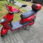Skuter Elektryczny plus kask czerwony