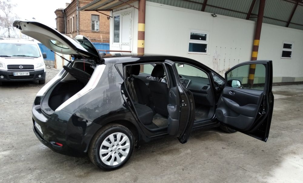 Nissan Leaf S 2015