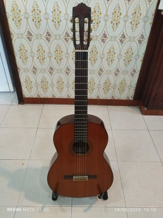 Guitarra acústica Marca Yamaha - Modelo CG-130 A