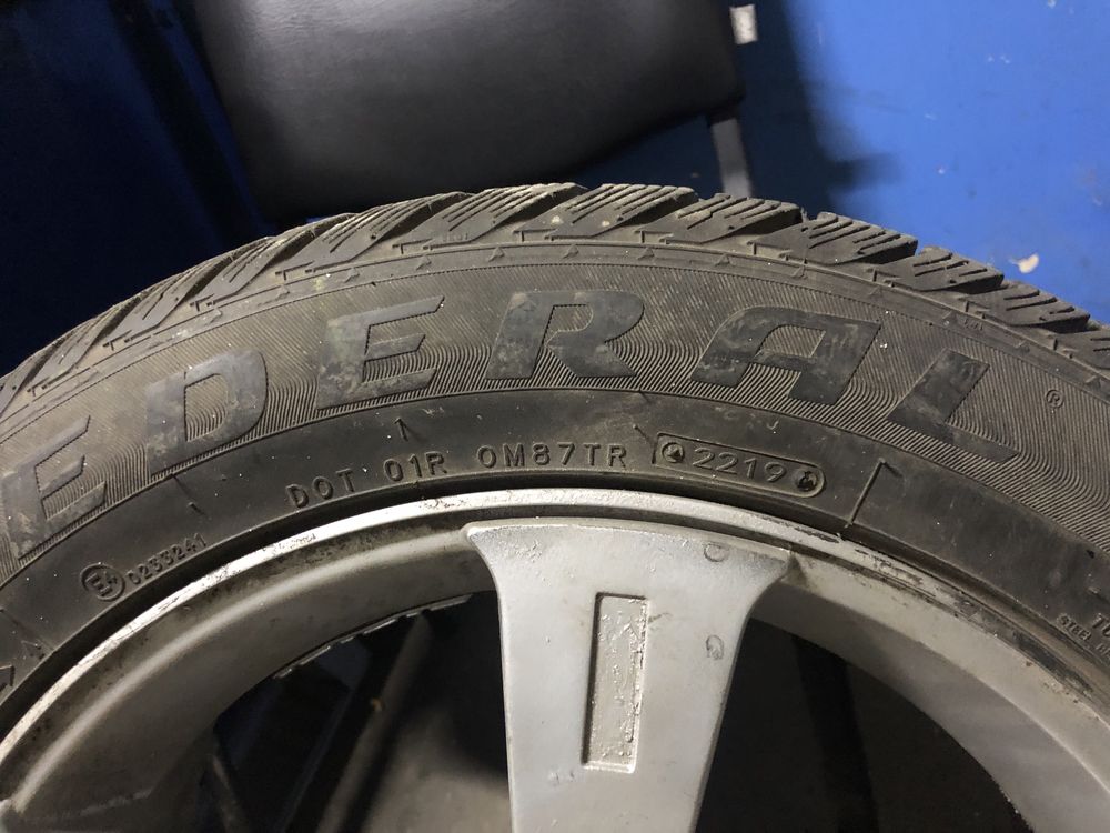 Колесо1 TOYOTA с зимней резиной 215/55R17 98T XL