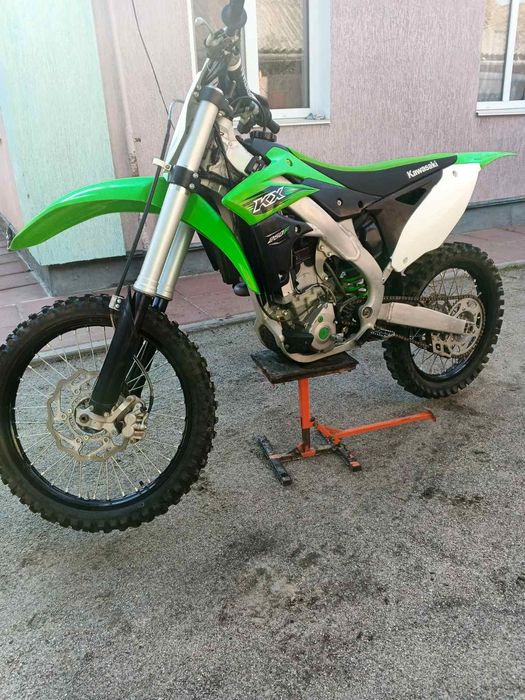 Кросовий мото каввсакі кх250