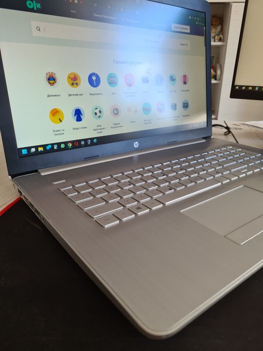 Laptop 17.3 HP 470 G7 i7 10510U 16GB 256GB SSD Radeon 530
