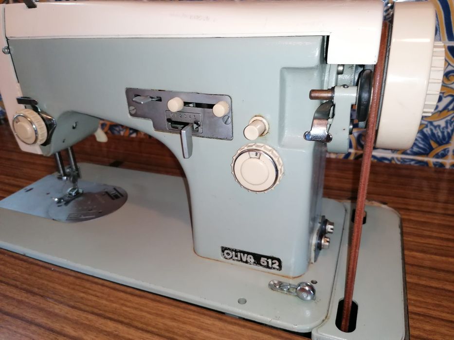 Desocupar - Máquina costura Oliva 512