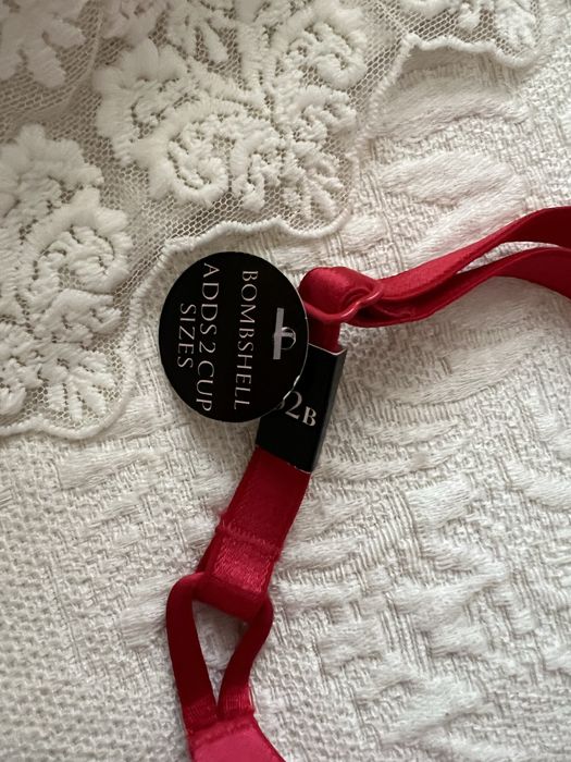 Бюстгалтер красный Victorias Secret