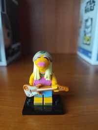 LEGO minifigures Muppets Janice.