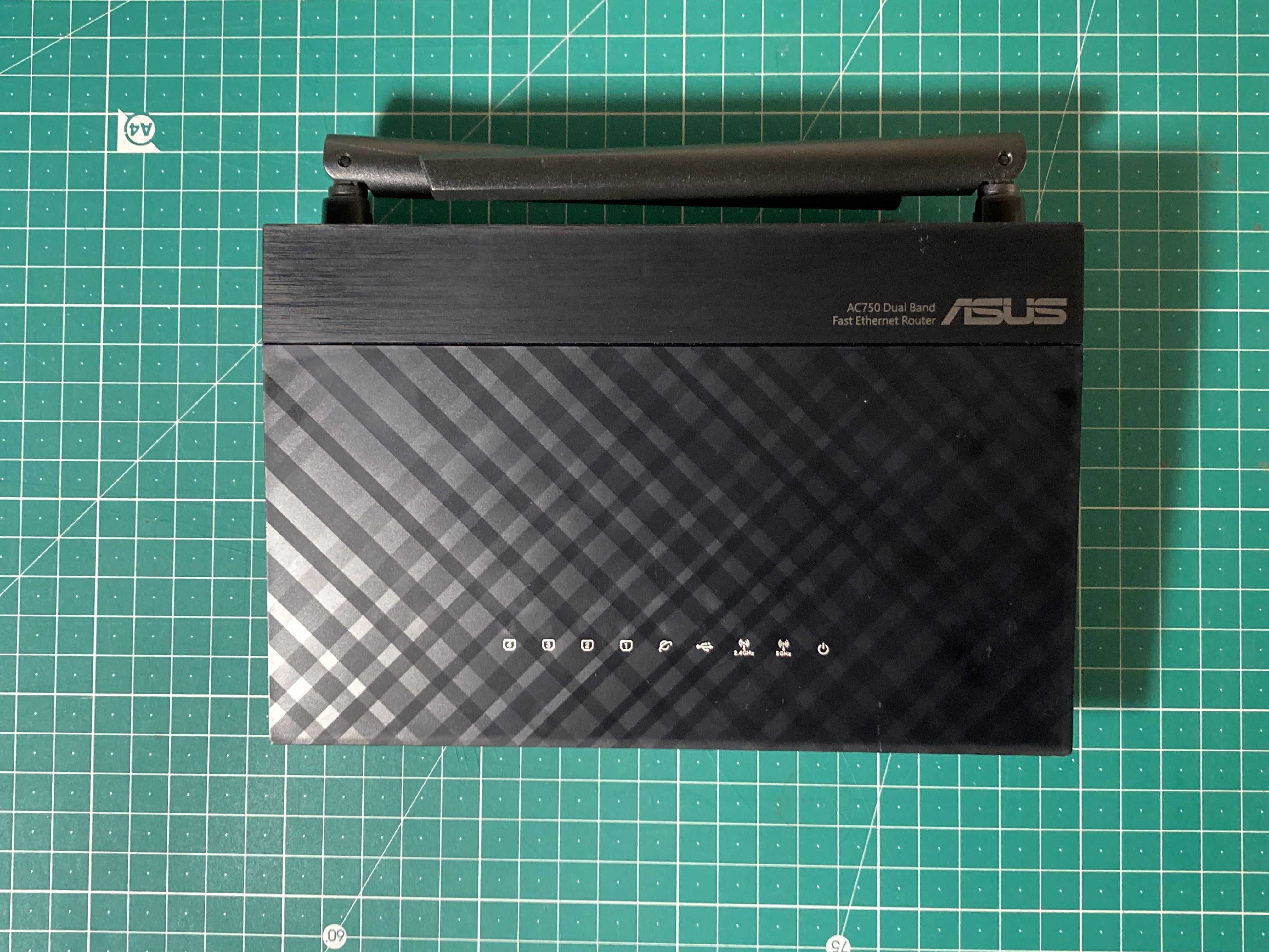 2x Asus Router, Access Point, Range Extender — RT-N12 e RT-AC51U