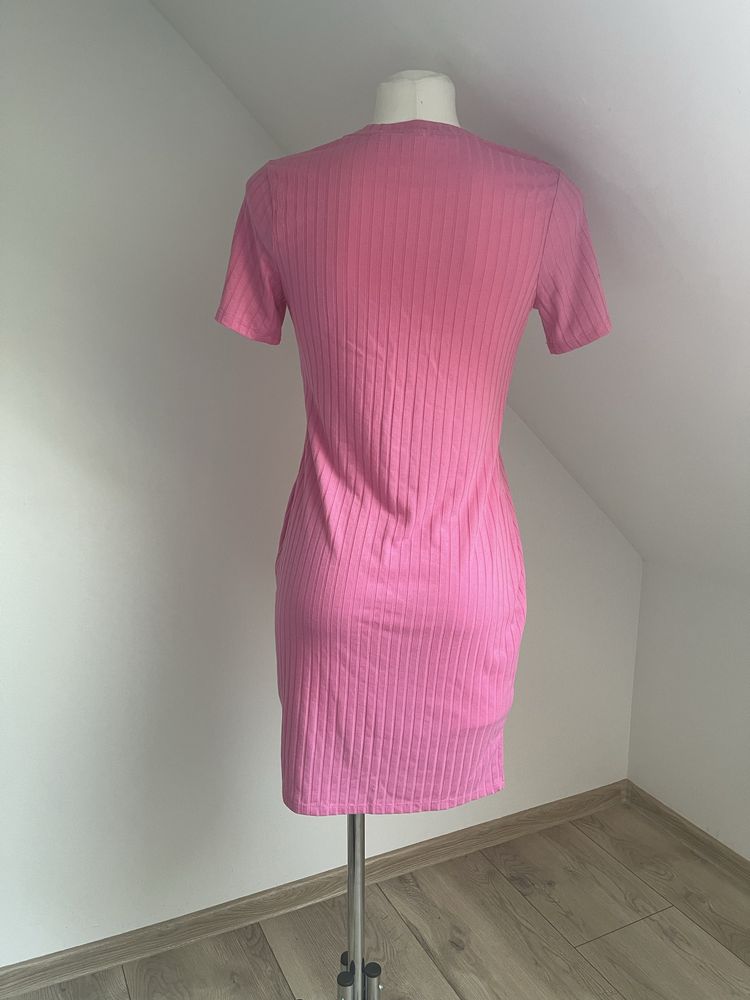 Elastyczna prążkowana różowa sukienka Primark r. S 38/40