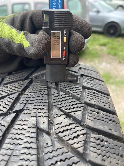 Зимова резина 215/65 R17 HANKOOK