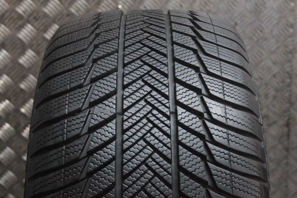 275/45/20 Bridgestone Blizzak LM 001 275/45 R20 110V XL RSC RFT 22r
