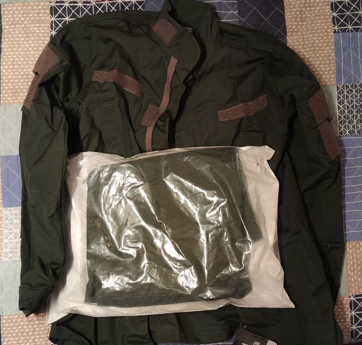 Uniforme ripstop
Uniforme 
Verde OD 
Calças XL 
Casaco L
20€ cada peça