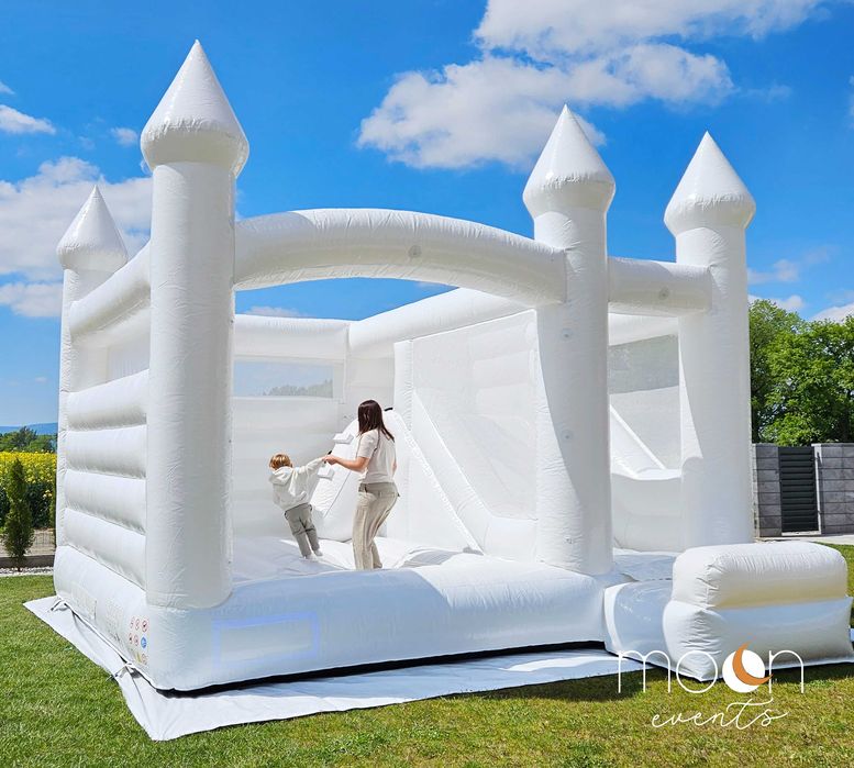 Duży biały dmuchany zamek ze zjeżdżalnią | Dmuchańce do wynajęcia