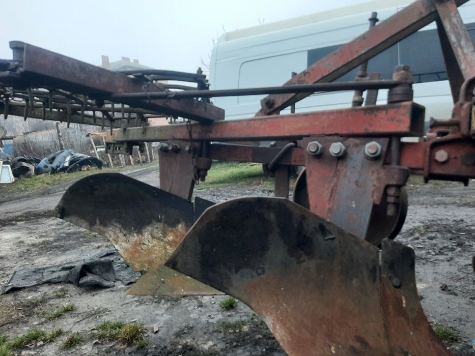 Продам  плуг ПЛН