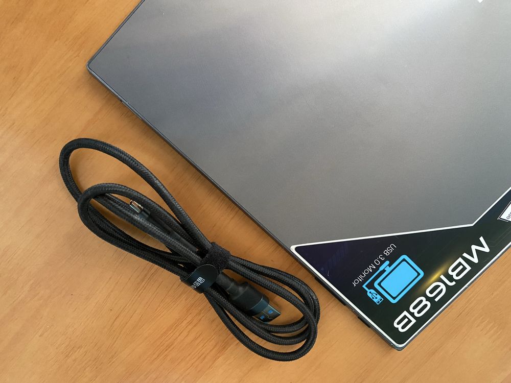 Ультратонкий монитор Asus MB168B