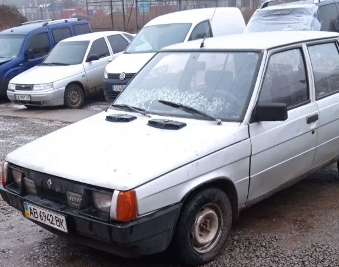 Розборка Рено 9 Renault 9 Двигун КПП