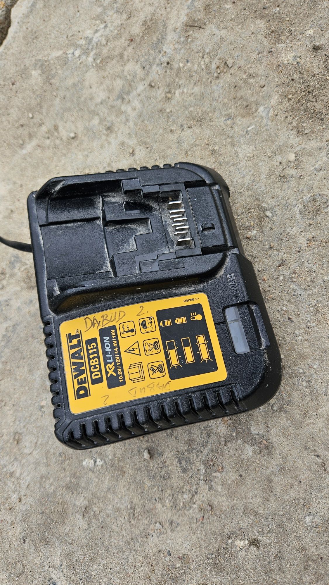 DEWALT DCF887 zakrętarka udarowa 18V 205NM 2X5Ah