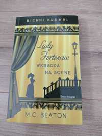 Lady Fortescue wkracza na scenę M.C. Beaton