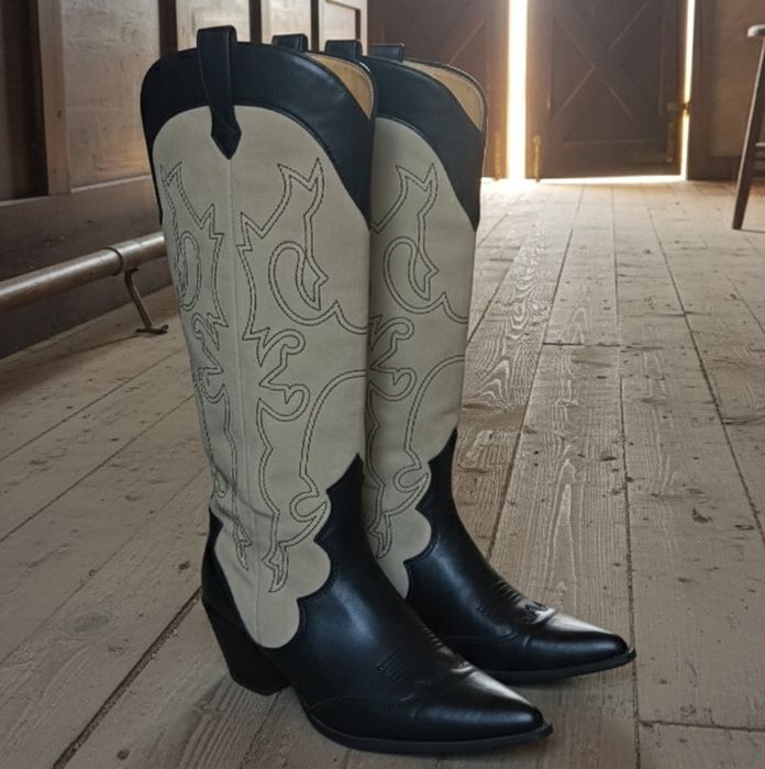 Czarne stylowe kowbojki z beżową cholewką - Rozmiar 41