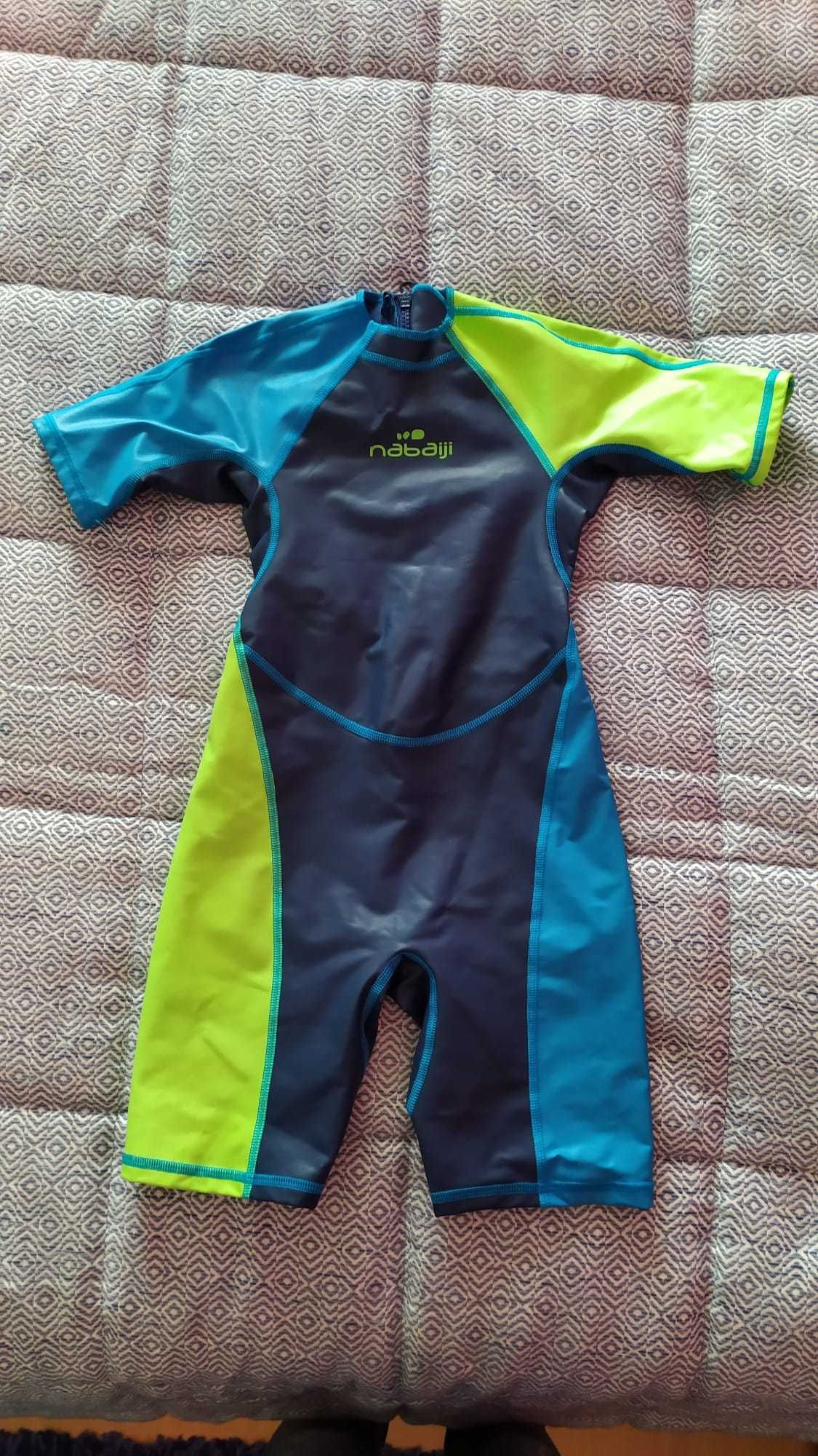 Vendo fato térmico para natação, tamanho criança (6 anos)