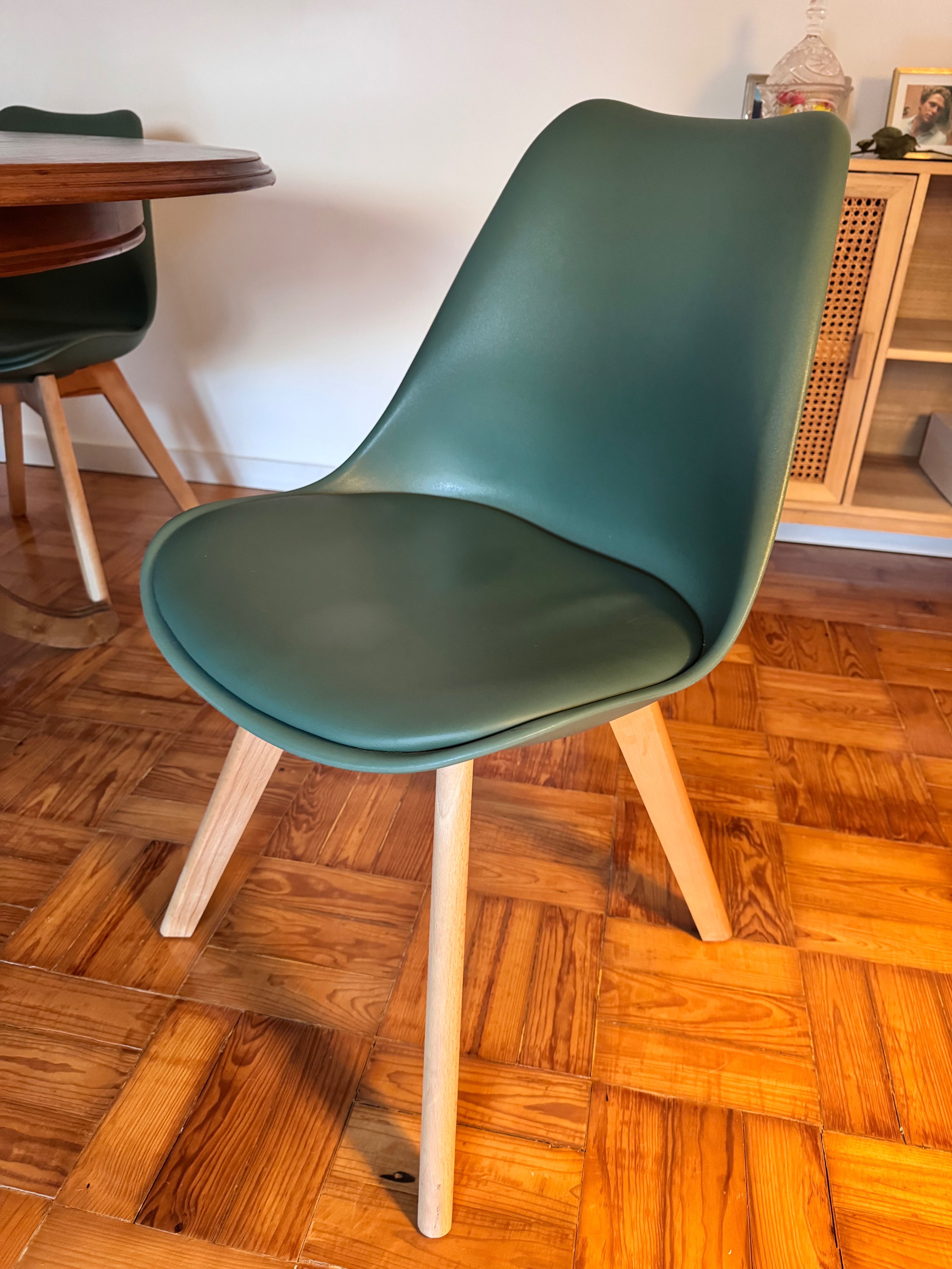 Mesa madeira + cadeiras