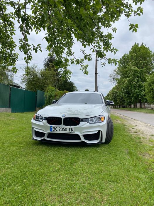 ПРОДАМ BMW ф30 328i хороший ТОРГ